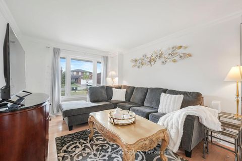 Photo 6 at 4024 Longo Circle E, Malton, Mississauga