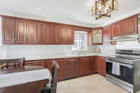 Photo 12 at 4024 Longo Circle E, Malton, Mississauga