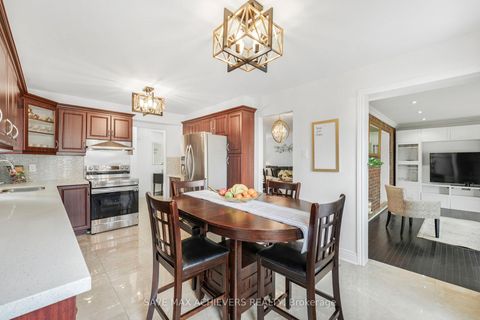 Photo 14 at 4024 Longo Circle E, Malton, Mississauga