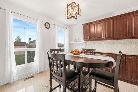 Photo 15 at 4024 Longo Circle E, Malton, Mississauga