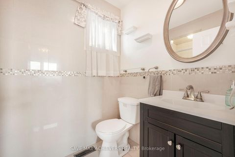 Photo 20 at 4024 Longo Circle E, Malton, Mississauga