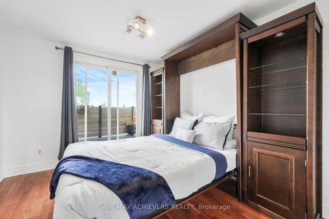 Photo 22 at 4024 Longo Circle E, Malton, Mississauga