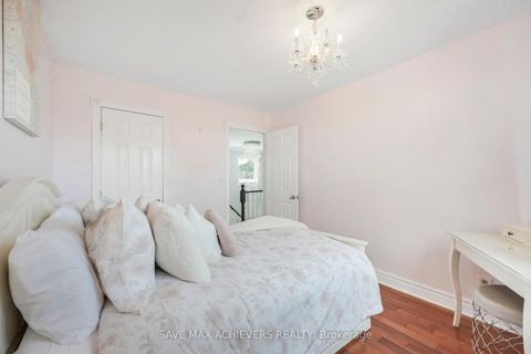 Photo 30 at 4024 Longo Circle E, Malton, Mississauga