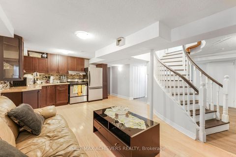 Photo 34 at 4024 Longo Circle E, Malton, Mississauga