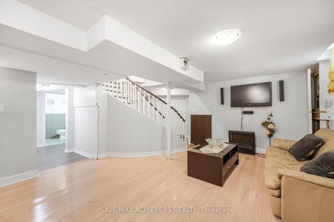 Photo 35 at 4024 Longo Circle E, Malton, Mississauga