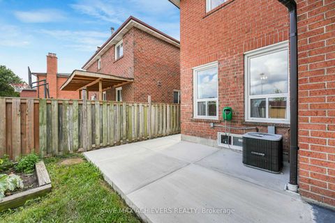 Photo 41 at 4024 Longo Circle E, Malton, Mississauga