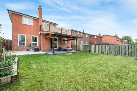 Photo 43 at 4024 Longo Circle E, Malton, Mississauga