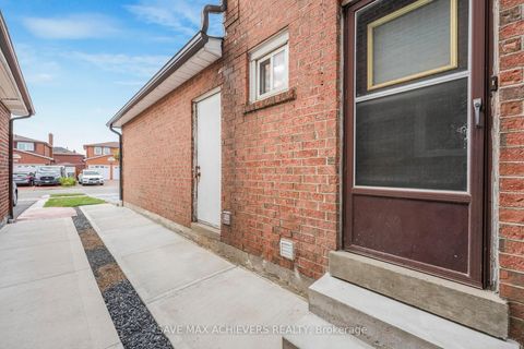 Photo 45 at 4024 Longo Circle E, Malton, Mississauga