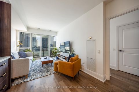 Photo 5 at 1131 - 560 Front Street W, Waterfront Communities C1, Toronto