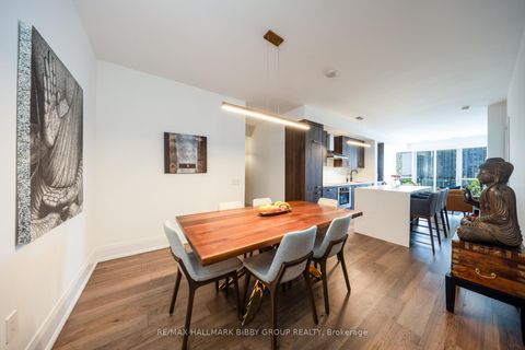 Photo 9 at 1131 - 560 Front Street W, Waterfront Communities C1, Toronto