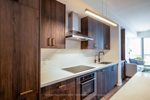 Photo 12 at 1131 - 560 Front Street W, Waterfront Communities C1, Toronto