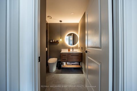 Photo 19 at 1131 - 560 Front Street W, Waterfront Communities C1, Toronto