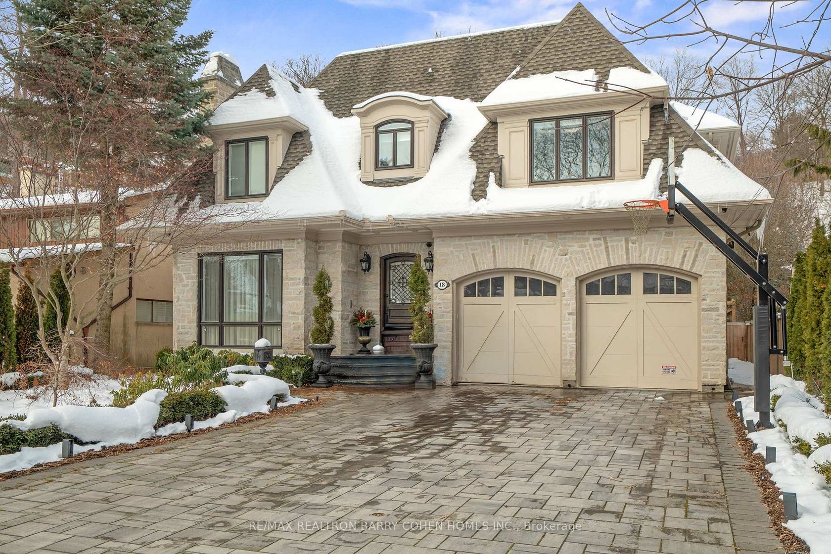 18 Brookfield Road, York Mills, Toronto by Loree Meneguzzi Real Estate 18 Brookfield Road, York Mills, Toronto