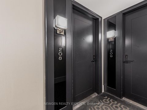 Photo 9 at 208 - 955 Bay Street, Bay Street Corridor, Toronto