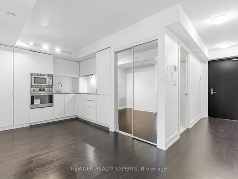 Photo 10 at 208 - 955 Bay Street, Bay Street Corridor, Toronto