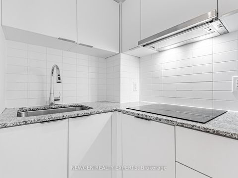 Photo 13 at 208 - 955 Bay Street, Bay Street Corridor, Toronto