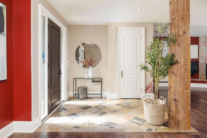 Photo 3 at 2448 Bridge Road, WO West, Oakville