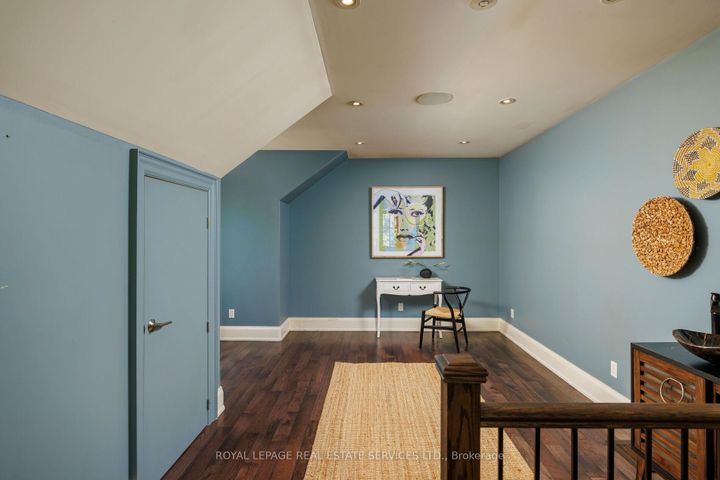 Photo 15 at 2448 Bridge Road, WO West, Oakville