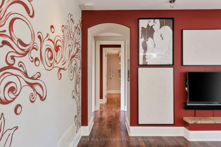 Photo 18 at 2448 Bridge Road, WO West, Oakville