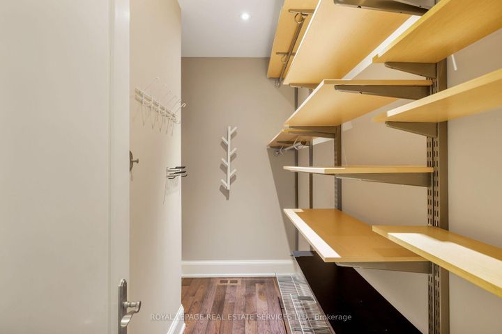 Photo 24 at 2448 Bridge Road, WO West, Oakville