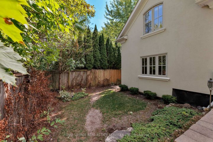 Photo 38 at 2448 Bridge Road, WO West, Oakville