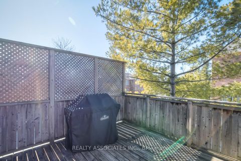 Photo 35 at 40 Sandlewood Court, Bayview Wellington, Aurora