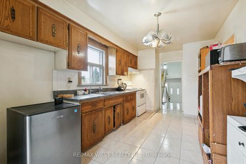 Photo 5 at 562 Alliance Avenue, Smythe, Toronto