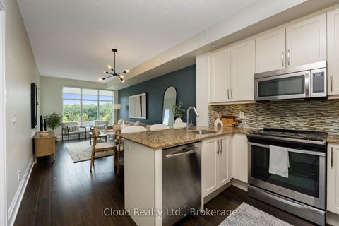 Photo 4 at 714 - 1 Old Mill Drive, Swansea, Toronto