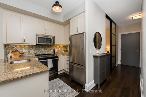 Photo 5 at 714 - 1 Old Mill Drive, Swansea, Toronto