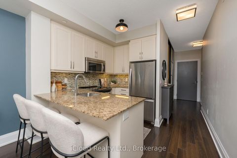 Photo 8 at 714 - 1 Old Mill Drive, Swansea, Toronto