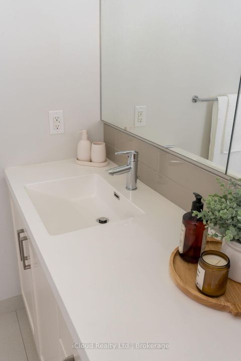 Photo 22 at 714 - 1 Old Mill Drive, Swansea, Toronto