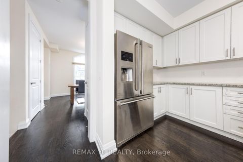 Photo 7 at 33 Duncombe Lane, South Richvale, Richmond Hill