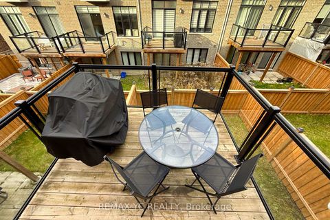 Photo 40 at 33 Duncombe Lane, South Richvale, Richmond Hill