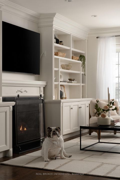 Photo 3 at 37 Wilgar Road, Kingsway South, Toronto