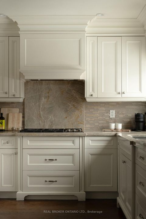 Photo 13 at 37 Wilgar Road, Kingsway South, Toronto