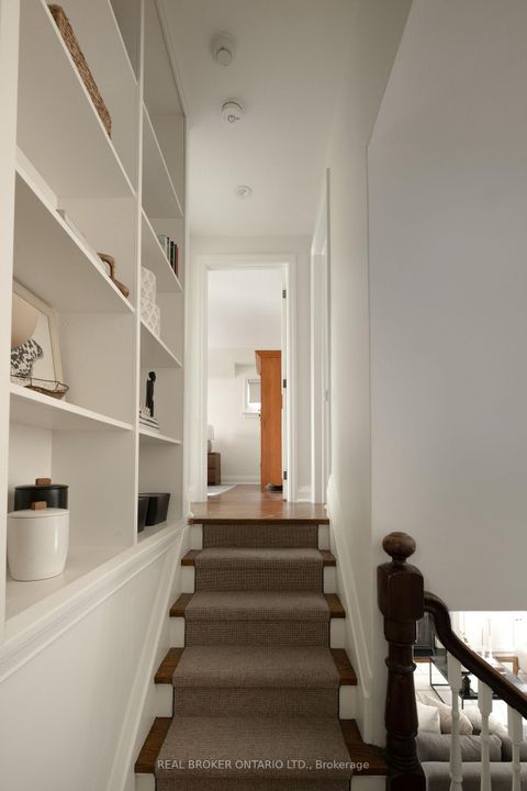 Photo 19 at 37 Wilgar Road, Kingsway South, Toronto