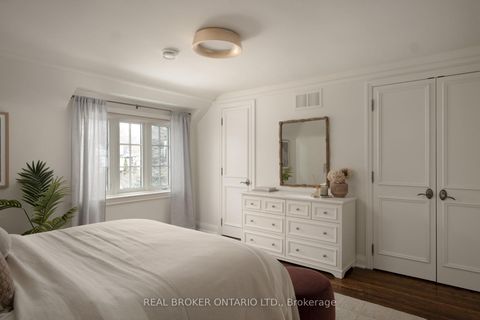 Photo 24 at 37 Wilgar Road, Kingsway South, Toronto