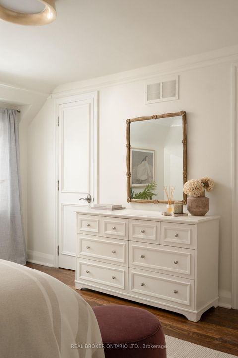 Photo 25 at 37 Wilgar Road, Kingsway South, Toronto