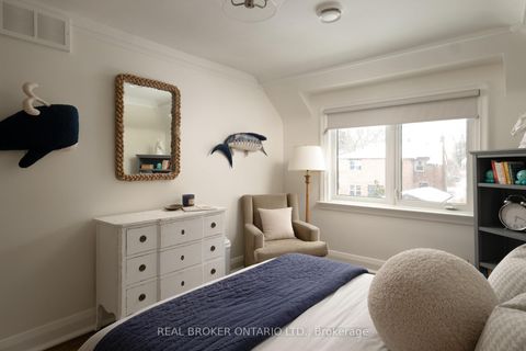 Photo 28 at 37 Wilgar Road, Kingsway South, Toronto