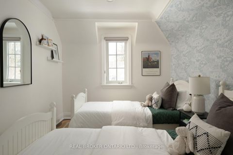 Photo 30 at 37 Wilgar Road, Kingsway South, Toronto