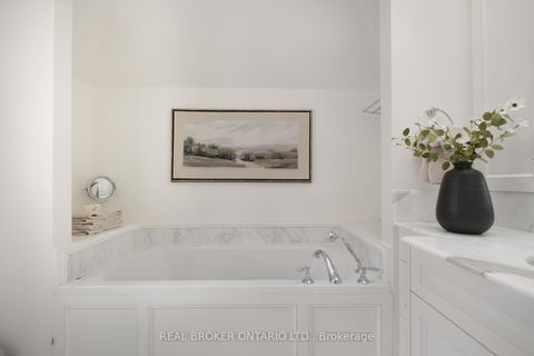 Photo 34 at 37 Wilgar Road, Kingsway South, Toronto