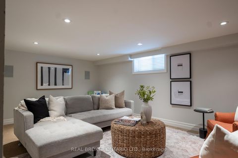 Photo 36 at 37 Wilgar Road, Kingsway South, Toronto
