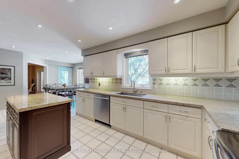 Photo 12 at 28 WHITE LODGE Crescent, Mill Pond, Richmond Hill