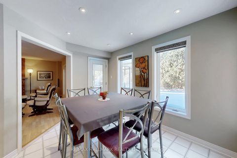 Photo 16 at 28 WHITE LODGE Crescent, Mill Pond, Richmond Hill