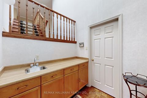 Photo 18 at 28 WHITE LODGE Crescent, Mill Pond, Richmond Hill