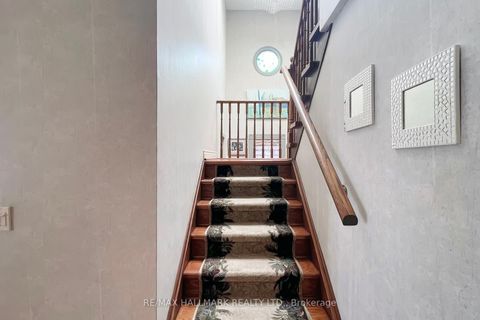 Photo 24 at 28 WHITE LODGE Crescent, Mill Pond, Richmond Hill