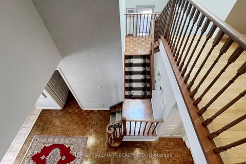 Photo 26 at 28 WHITE LODGE Crescent, Mill Pond, Richmond Hill