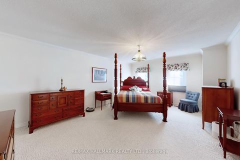 Photo 29 at 28 WHITE LODGE Crescent, Mill Pond, Richmond Hill