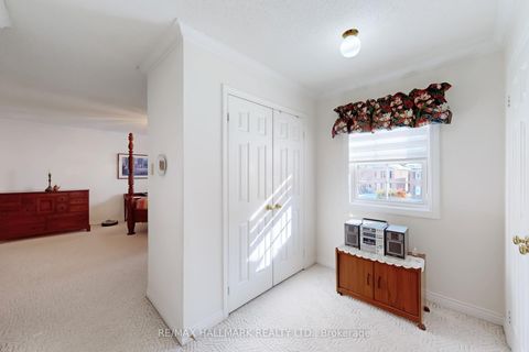 Photo 31 at 28 WHITE LODGE Crescent, Mill Pond, Richmond Hill