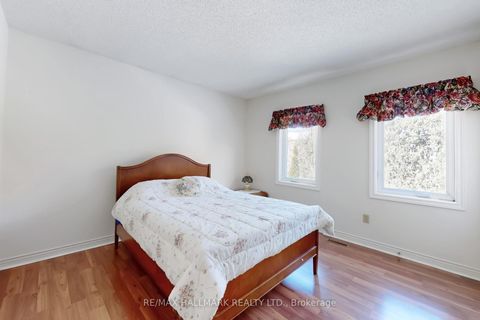 Photo 34 at 28 WHITE LODGE Crescent, Mill Pond, Richmond Hill